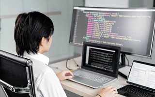 平湖 ,php声明和调用变量的符号是什么？